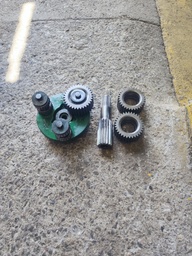 PIÑON Y EJE SOLAR DIFERENCIAL JOHN DEERE